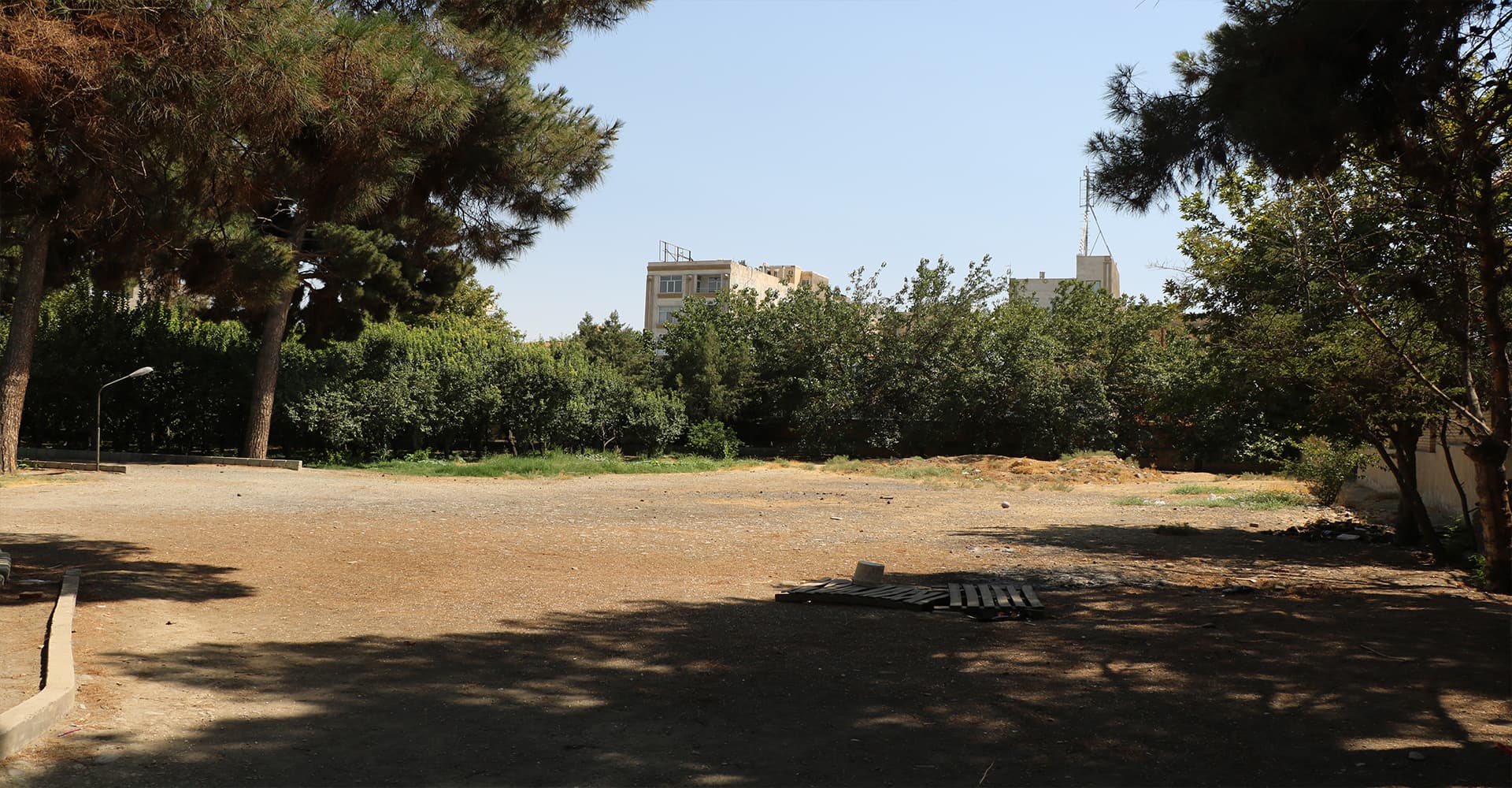 عرصه و اعیان یک قطعه باغ با مستحدثات موجود در ملارد