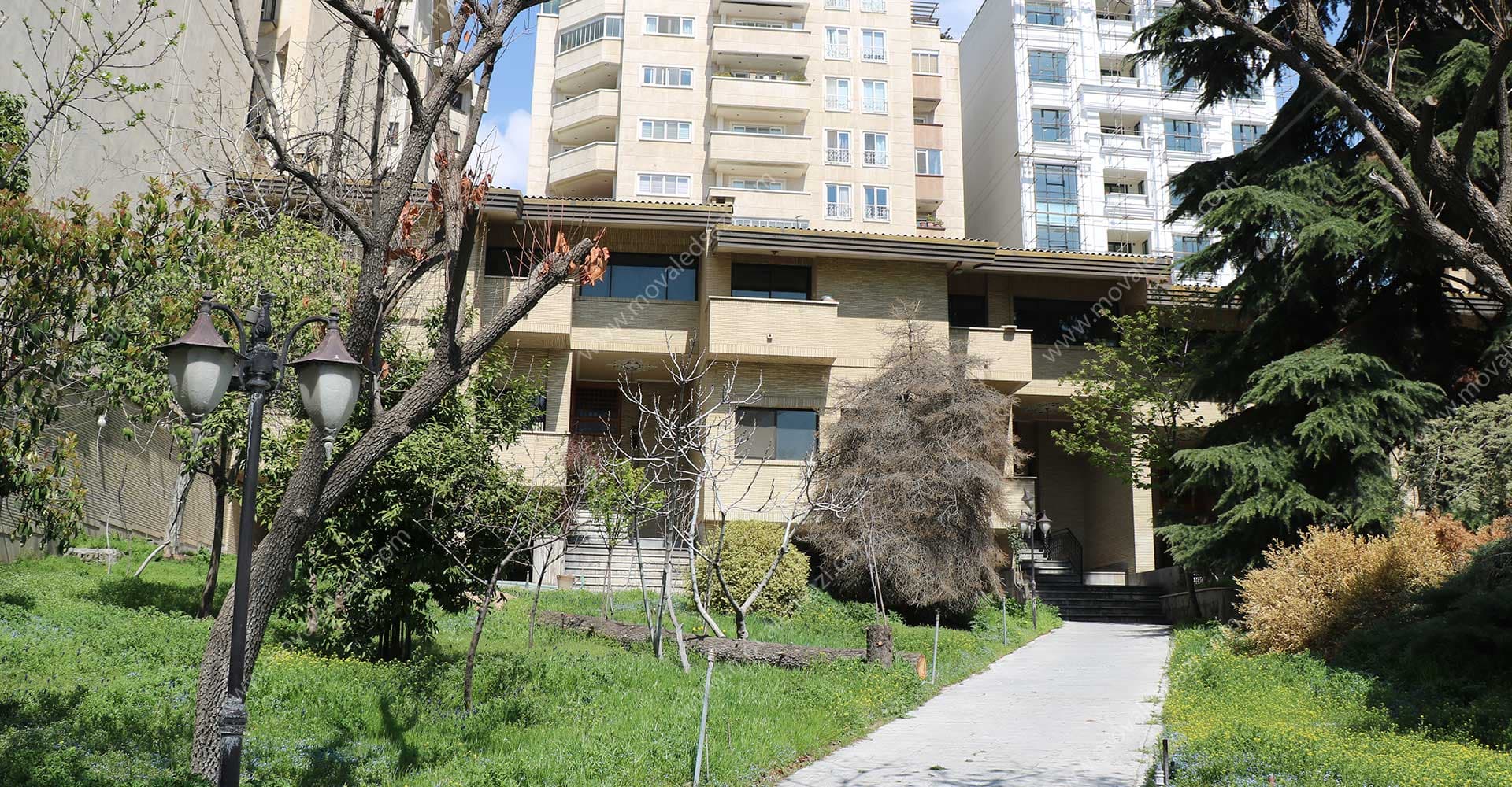 ششدانگ عرصه و اعیان یک قطعه زمین با کاربری مسکونی ولنجک
